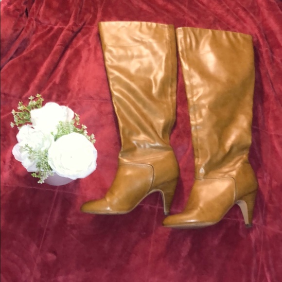 Colin Stuart faux leather tan knee high boots - Picture 2 of 8